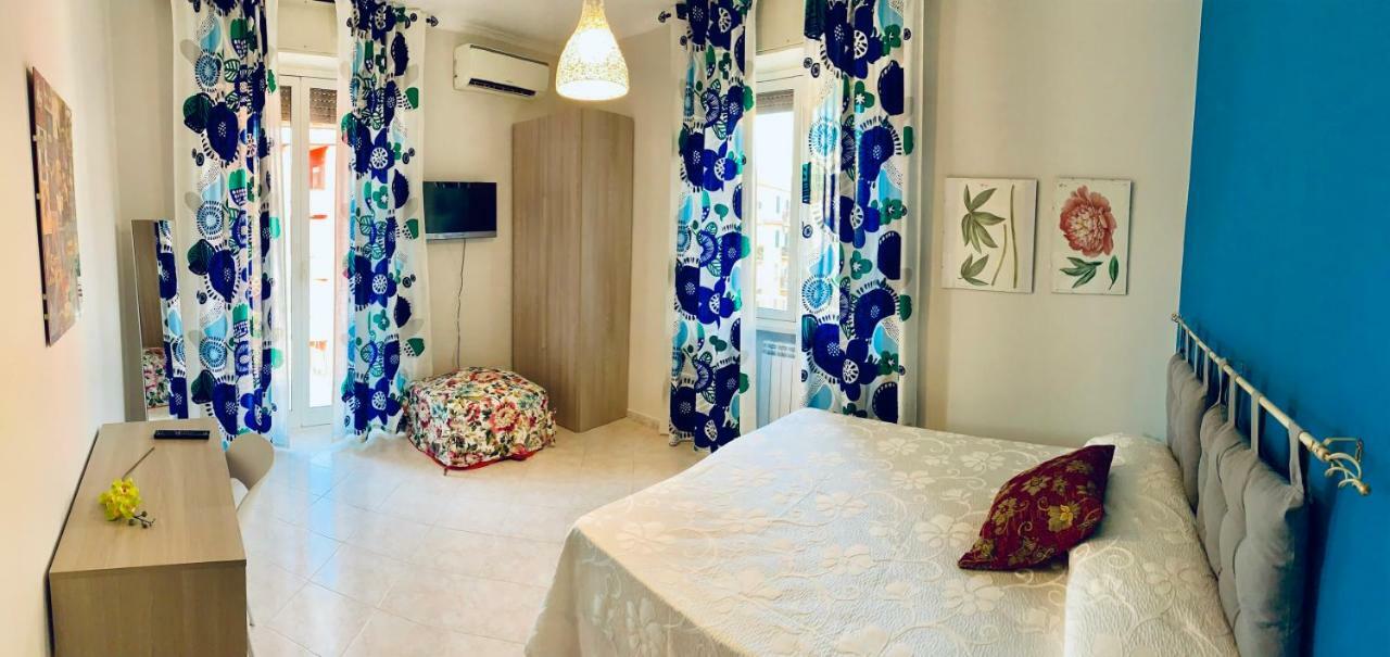Camera Matrimoniale/Doppia con Letti Singoli con Bagno Privato Esterno